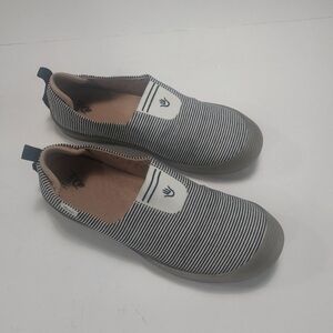 Yeoji Black and White Striped Slip-on Sneakers Size 10M. NWNT